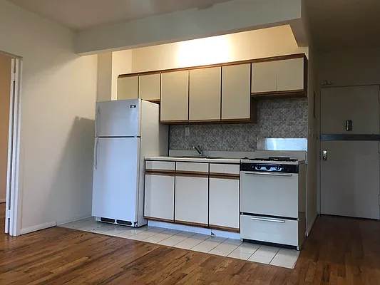 Rented by Hirsch Enterprises Incorporated | media 7