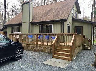 1138 Manor Hill Rd, Pocono Pines, PA 18350