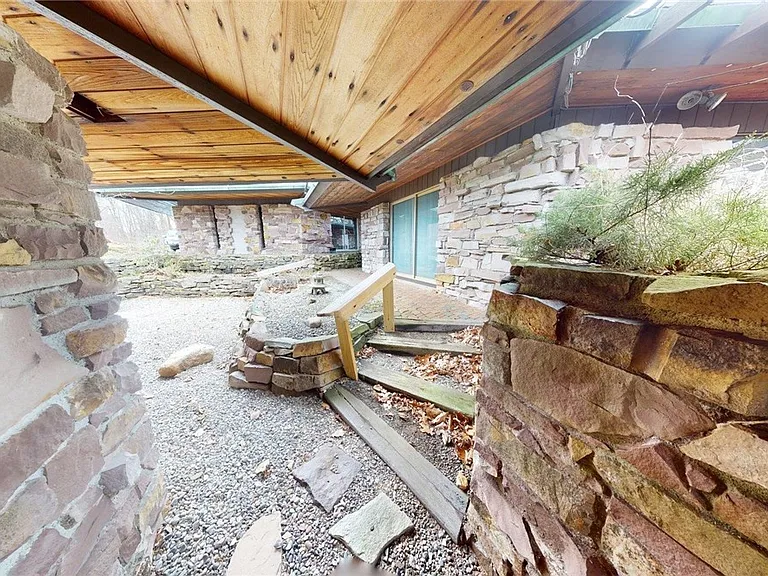 200 Steele Rd — Photo 12
