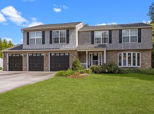 2 Buckingham Dr, Downingtown, PA 19335