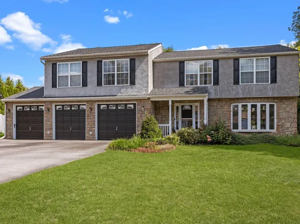 2 Buckingham Dr, Downingtown, PA 19335