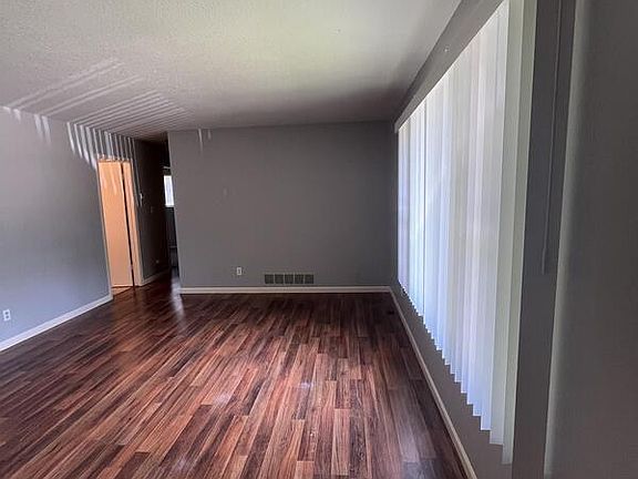 2nd image of 919 Mill Hwy #1