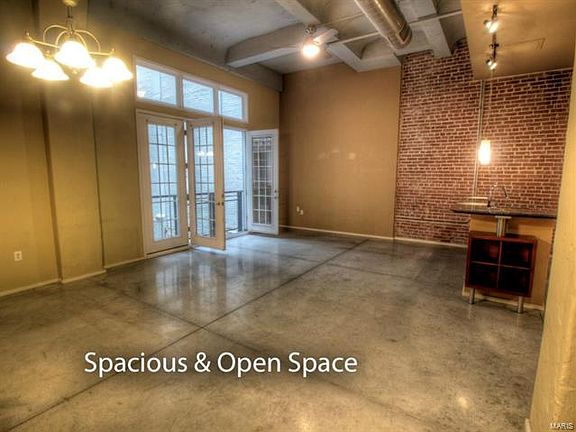 4th image of 1132-1140 Washington Ave #310