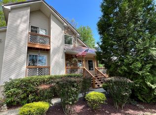 2291 Mountain Rd, Stroudsburg, PA 18360