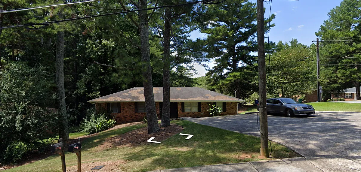 Building Photo - 4351 Hendrix Dr