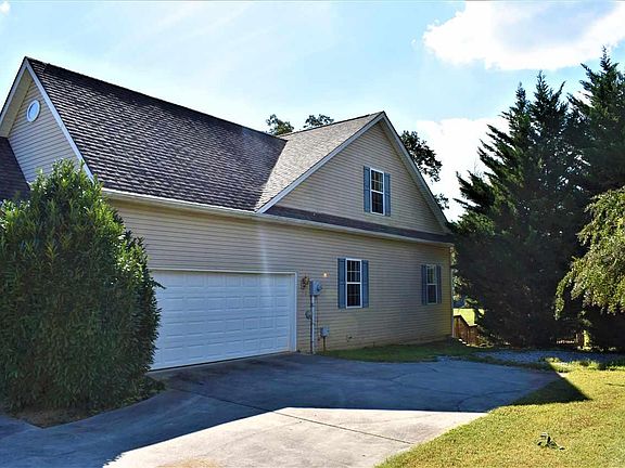 2nd image of 2065 Strawberry Dr