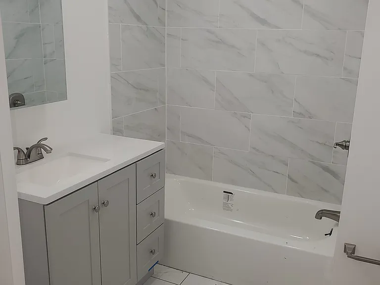 22 Clifton St #1 — Photo 4