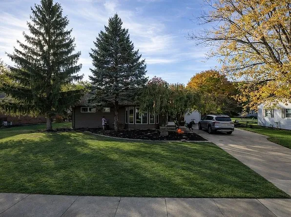 15 Circle Dr, New Bremen, OH 45869