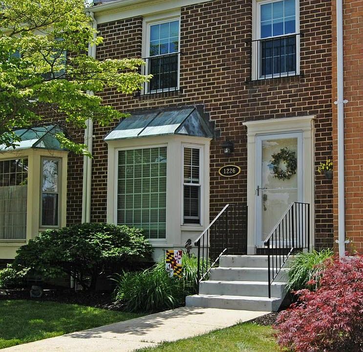 Pristine all-brick 3 level home