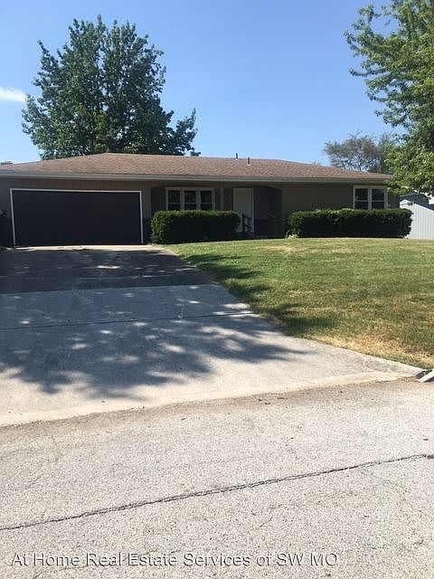 1st image of 2318 E Parkwood St