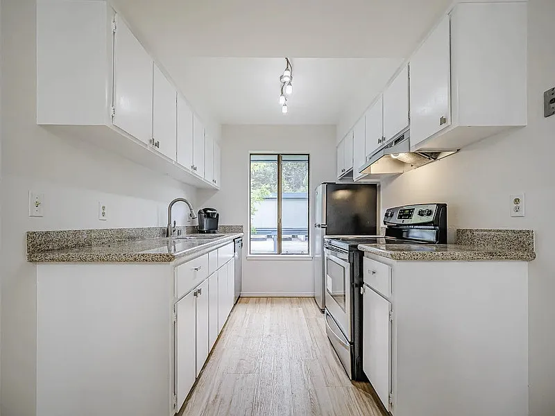 1 bed, 1.0 bath, 665 sqft, $1,990 — Photo 4
