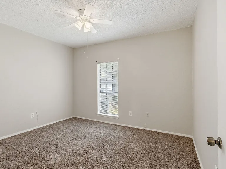 6324 Alissa Dr — Photo 22