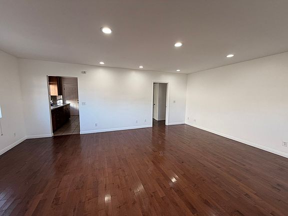 4th image of 2116 Hendricks Ave