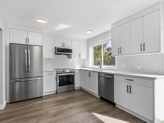 2nd image of 5904 Vedder Rd #28