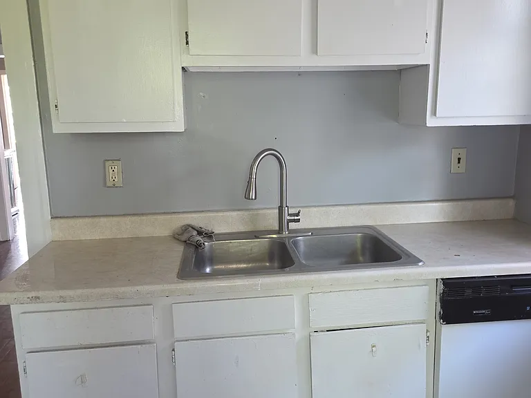 3173 W 105th St #UP — Photo 1