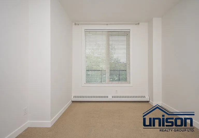 328 S 21st Ave SW #404 — Photo 14