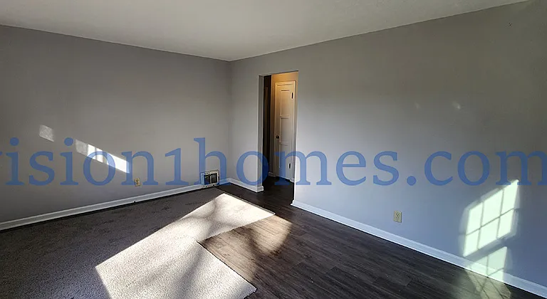 2076 W Wayne St — Photo 2