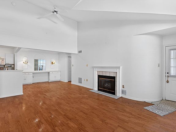 4th image of 550 Central Ave #C9