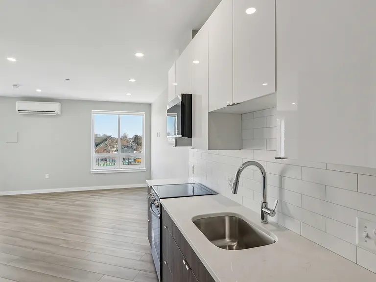 The Frances at Ashmont Flats — Photo 20