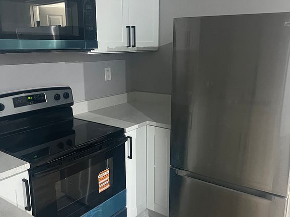 5th image of 2303 Whittier Ave APT 2