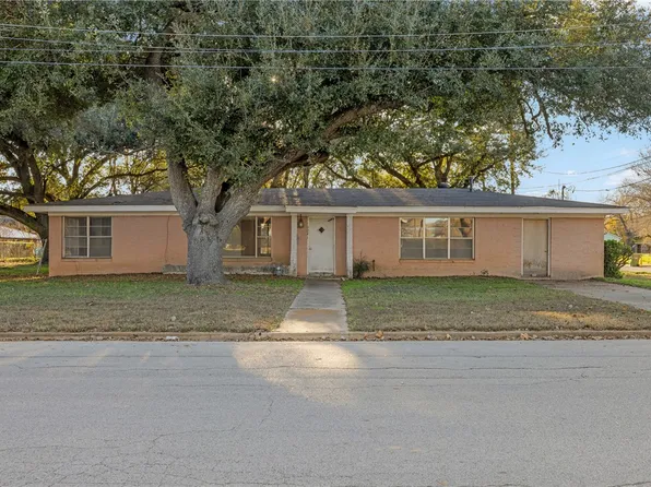 1002 S San Jose St, Hearne, TX 77859