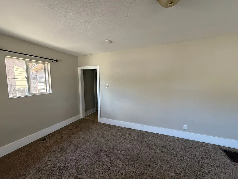 404 E Kiowa St — Photo 13