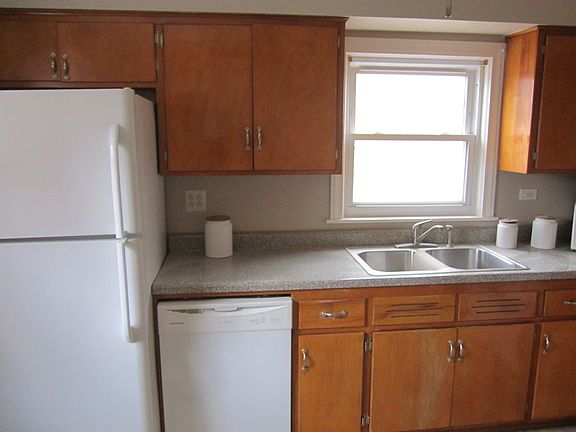 3rd image of 6500 N Northwest Hwy #2