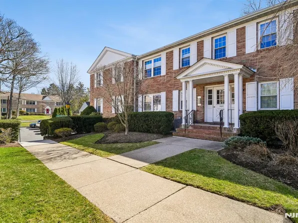 364 E Ridgewood Ave APT 3, Ridgewood, NJ 07450