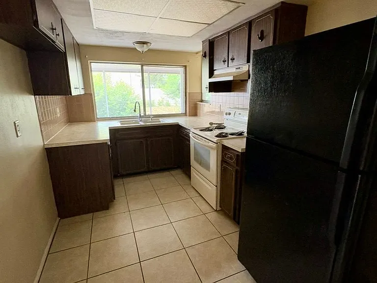 7124 Isle Dr — Photo 5