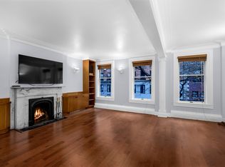 207 W 16th St #2, New York, NY 10011