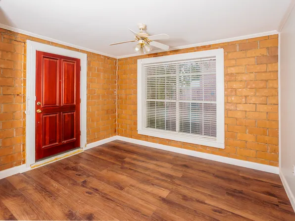 303 W Hickory St, Denton, TX 76201