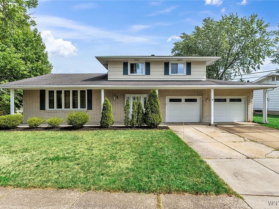 1st image of 5 Willow Green Dr