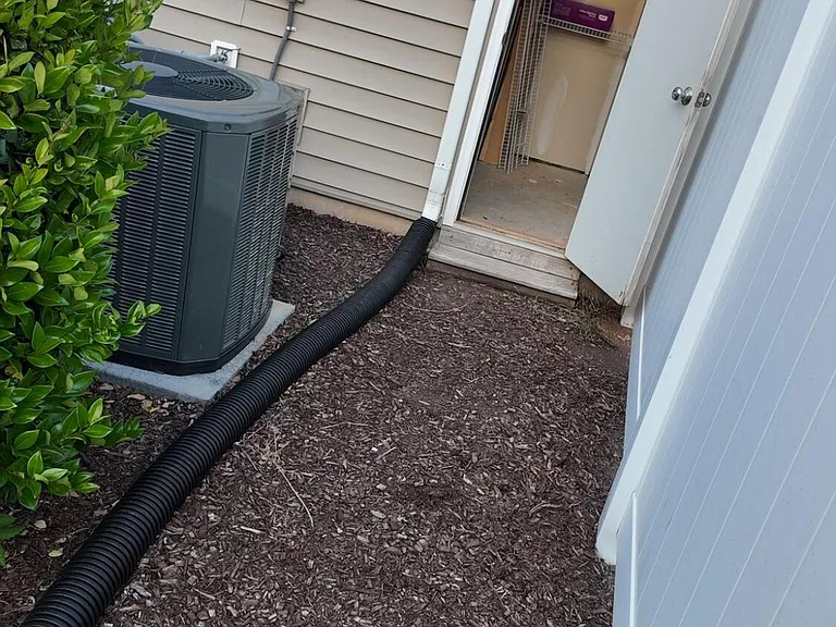 1113 Garden Square Ln — Photo 5