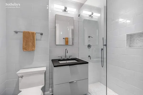 Sold by Sotheby's International Realty | media 20
