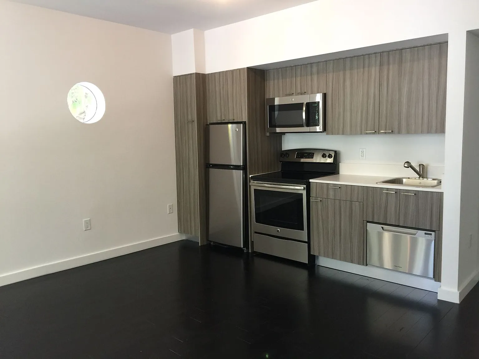 551 Michigan Ave — Photo 1