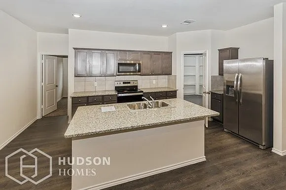 3102 Channing Dr — Photo 3