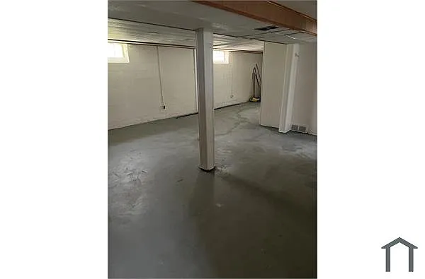 Building Photo - 11318 Warwick St