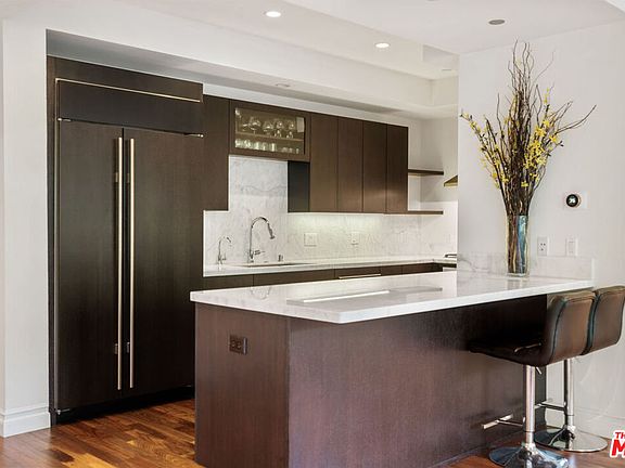 4th image of 4661 Wilshire Blvd Unit 105