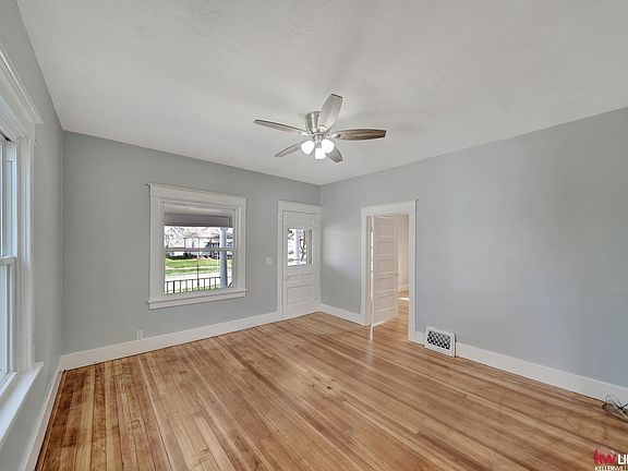 3rd image of 6817 Havelock Ave