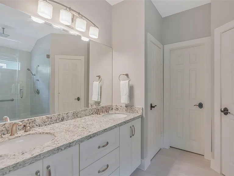 1207 Nagle St — Photo 23