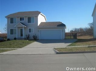 7005 Three Lakes Pkwy, Des Moines, IA 50320