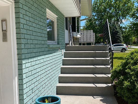 2nd image of 787 Berwood Ave