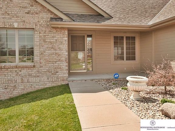 3rd image of 10413 Hillcrest Dr