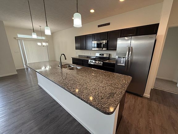 4th image of 1095 Kingrail Dr