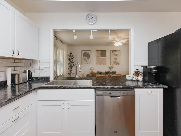 Large Fully equipped Kitchen