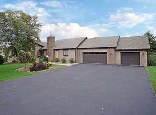 10719 Green Pl, Winfield, IN 46307
