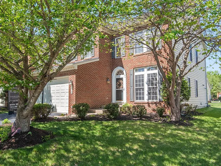 8416 Churchside Dr — Photo 17