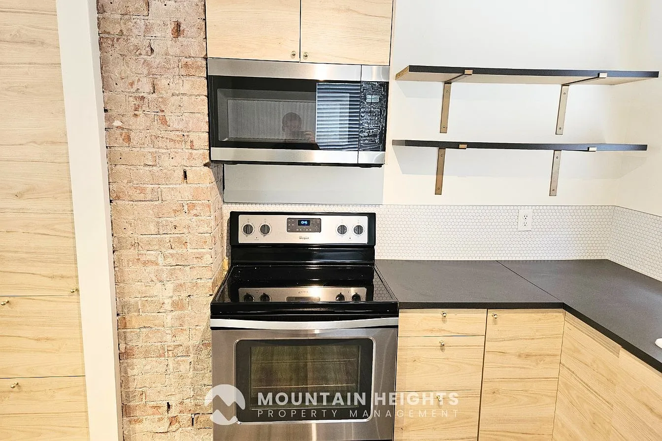 1 bed, 1.0 bath, 450 sqft, $1,400 — Photo 3
