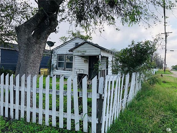 2nd image of 1040 Nebraska St