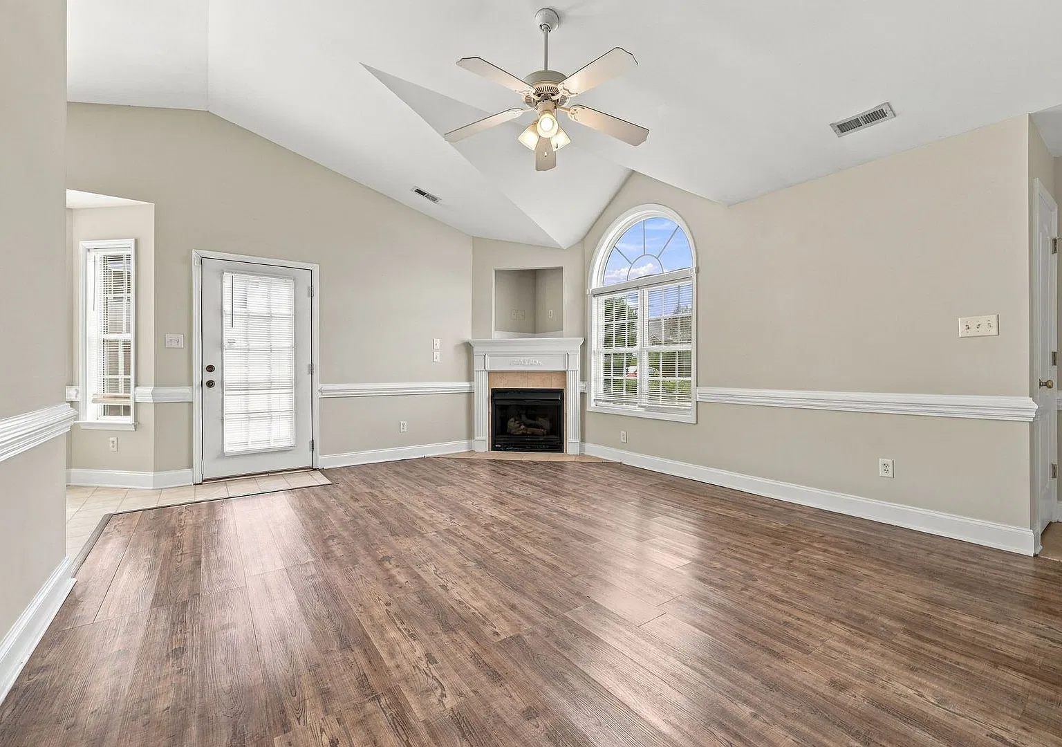 One Story Comfort, Convenience & Campus Living Near Campbell University! — Photo 4